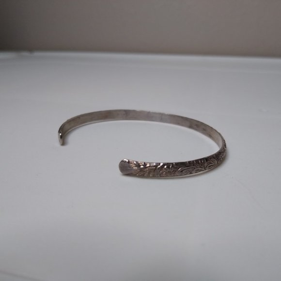 Vintage Small Sterling Decorative Open Bangle - Picture 4 of 14